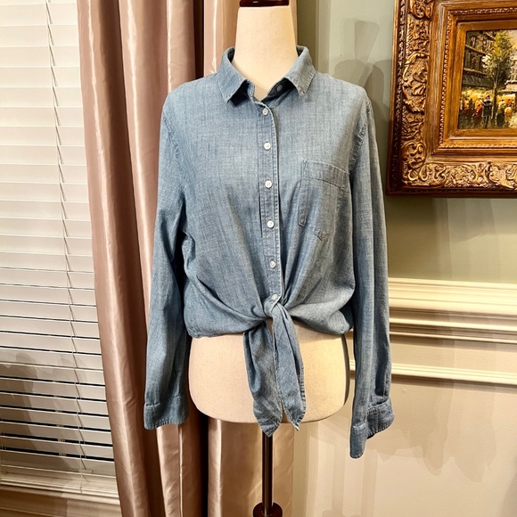 EUC Women's J.Crew Factory Tie Front Waist Chambray Shirt Top Blouse Size LARGE - Picture 2 of 4